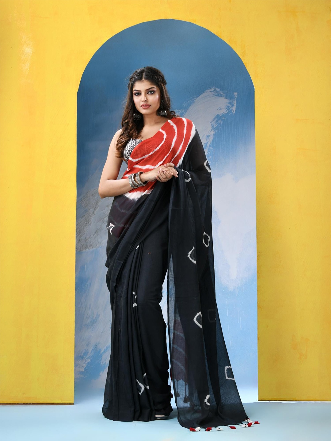 

Angoshobha Sequinned Pure Cotton Saree, Black