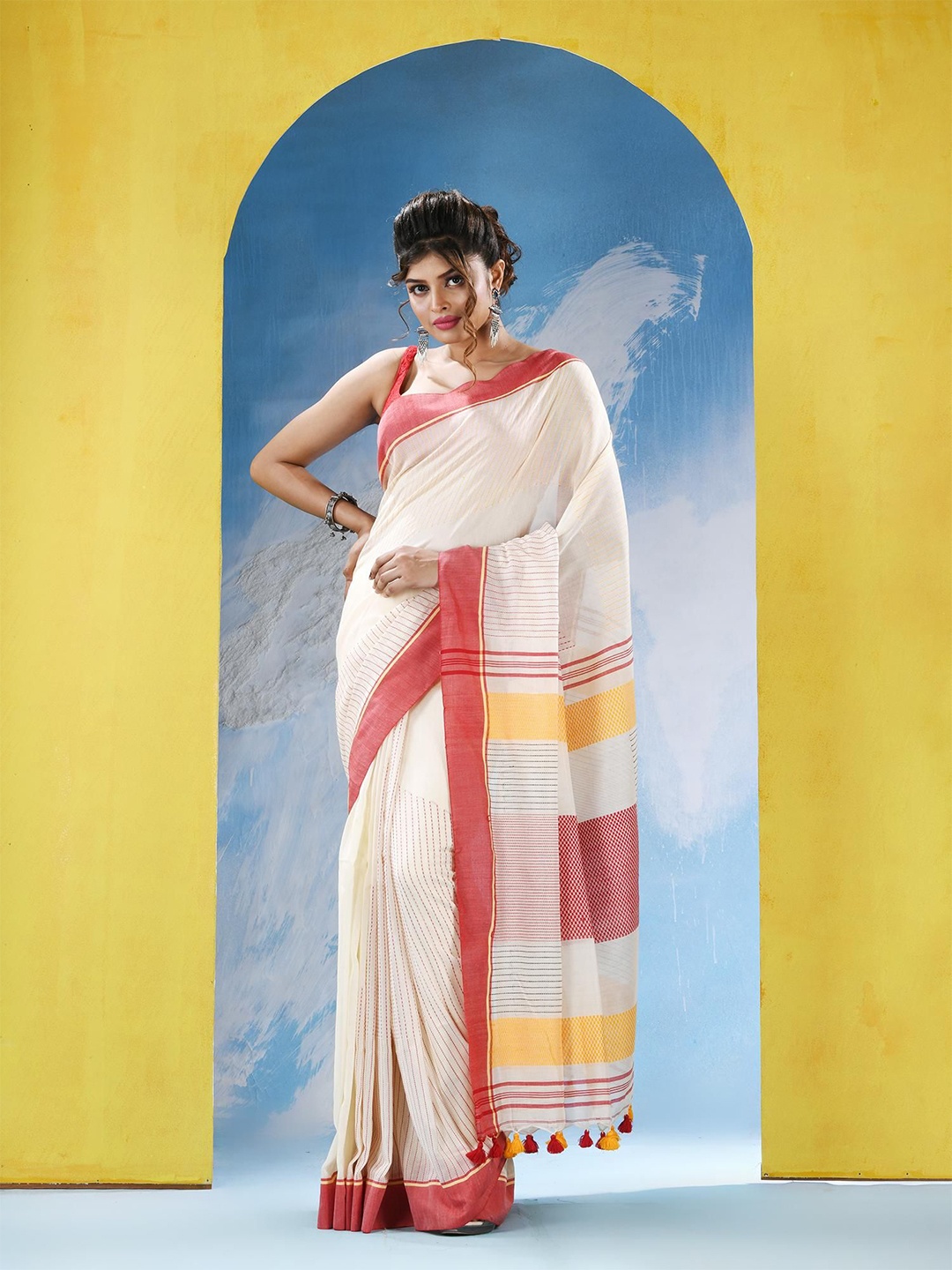 

Angoshobha Striped Pure Cotton Saree, White