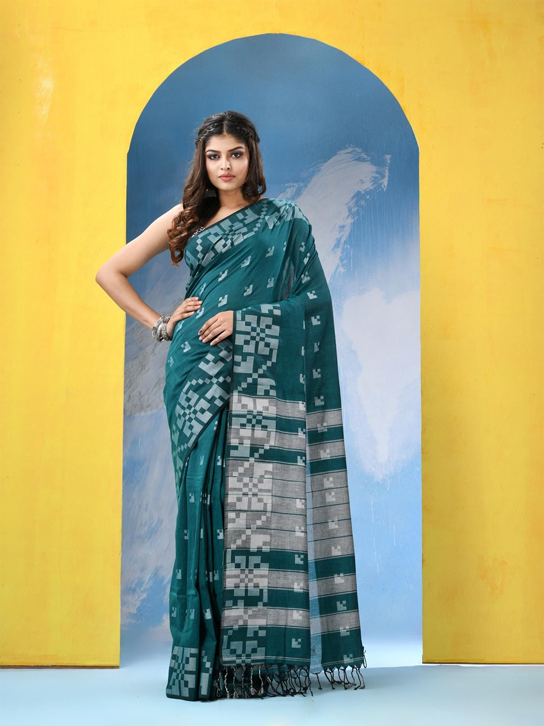 

Angoshobha Woven Design Pure Cotton Saree, Green