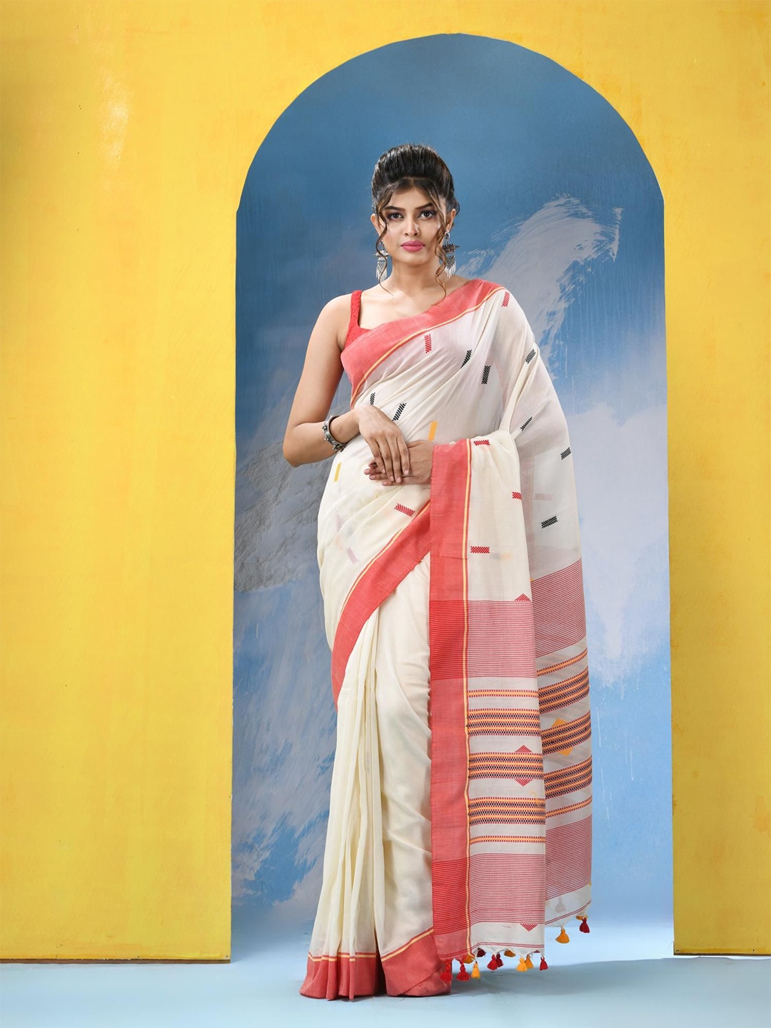 

Angoshobha Woven Design Pure Cotton Saree, White