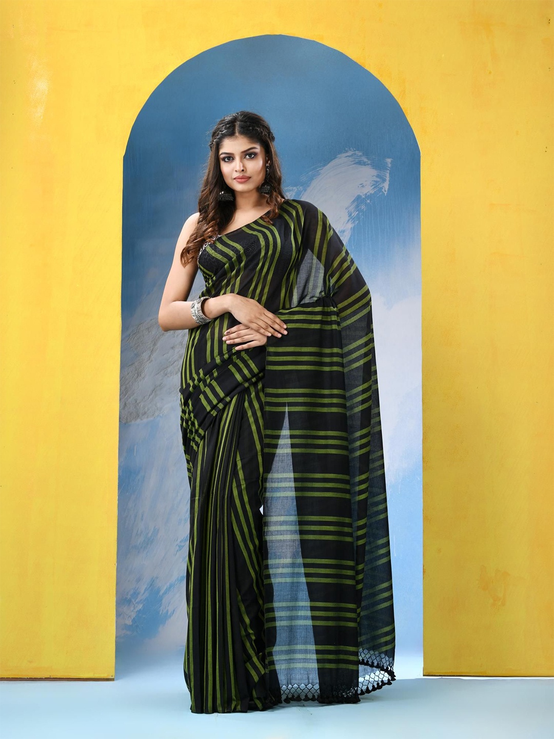 

Angoshobha Striped Pure Cotton Saree, Black