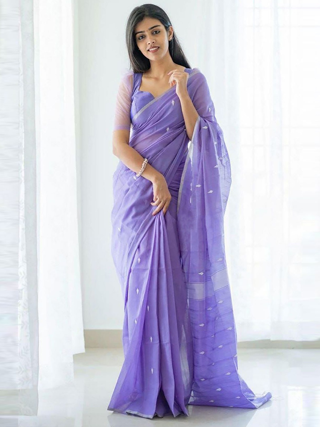 

BerMondsey Woven Design Silk Blend Banarasi Saree, Purple