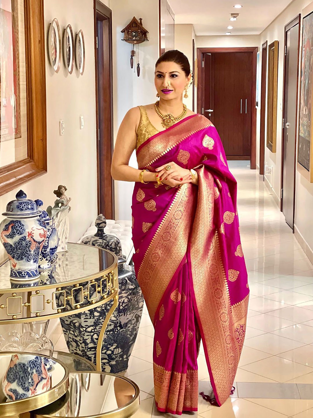 

BerMondsey Woven Design Zari Silk Blend Banarasi Saree, Pink