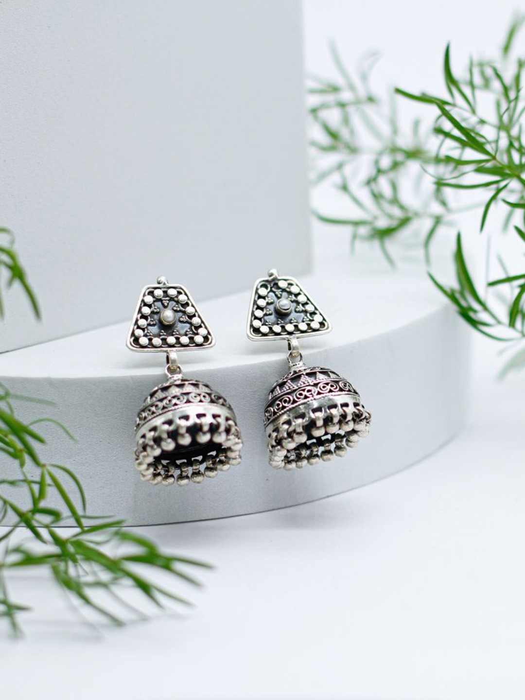 

SANGEETA BOOCHRA Teardrop Shaped Jhumkas Earrings, Silver
