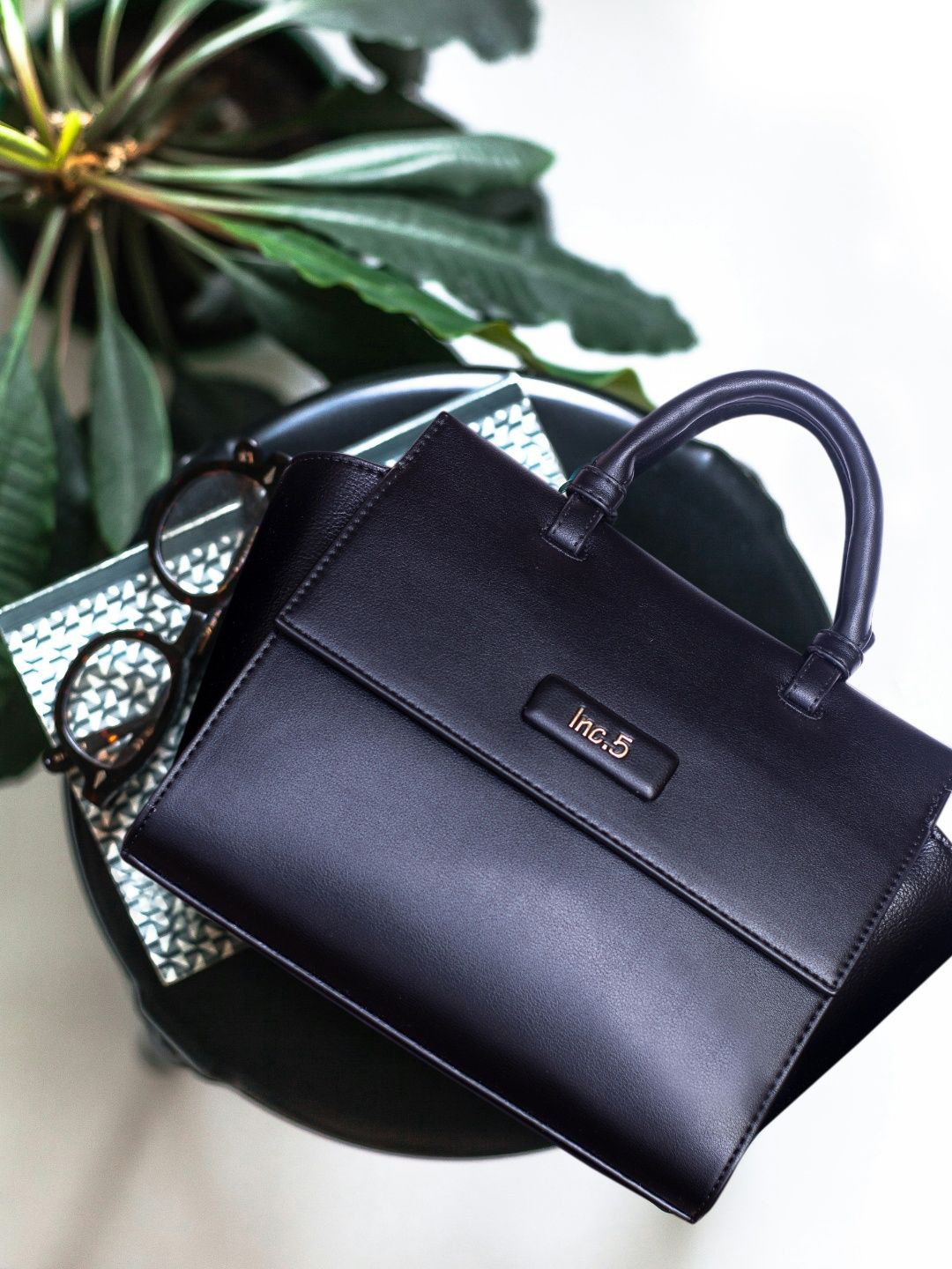 

Inc 5 Structured Handheld Bag with Tasselled, Black