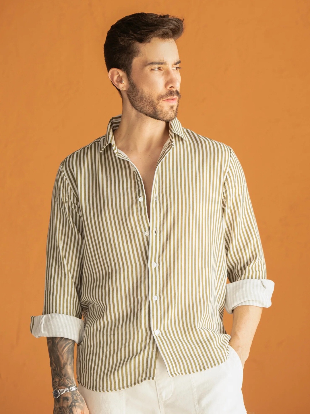 

BOTNIA Men Opaque Striped Casual Shirt, Green