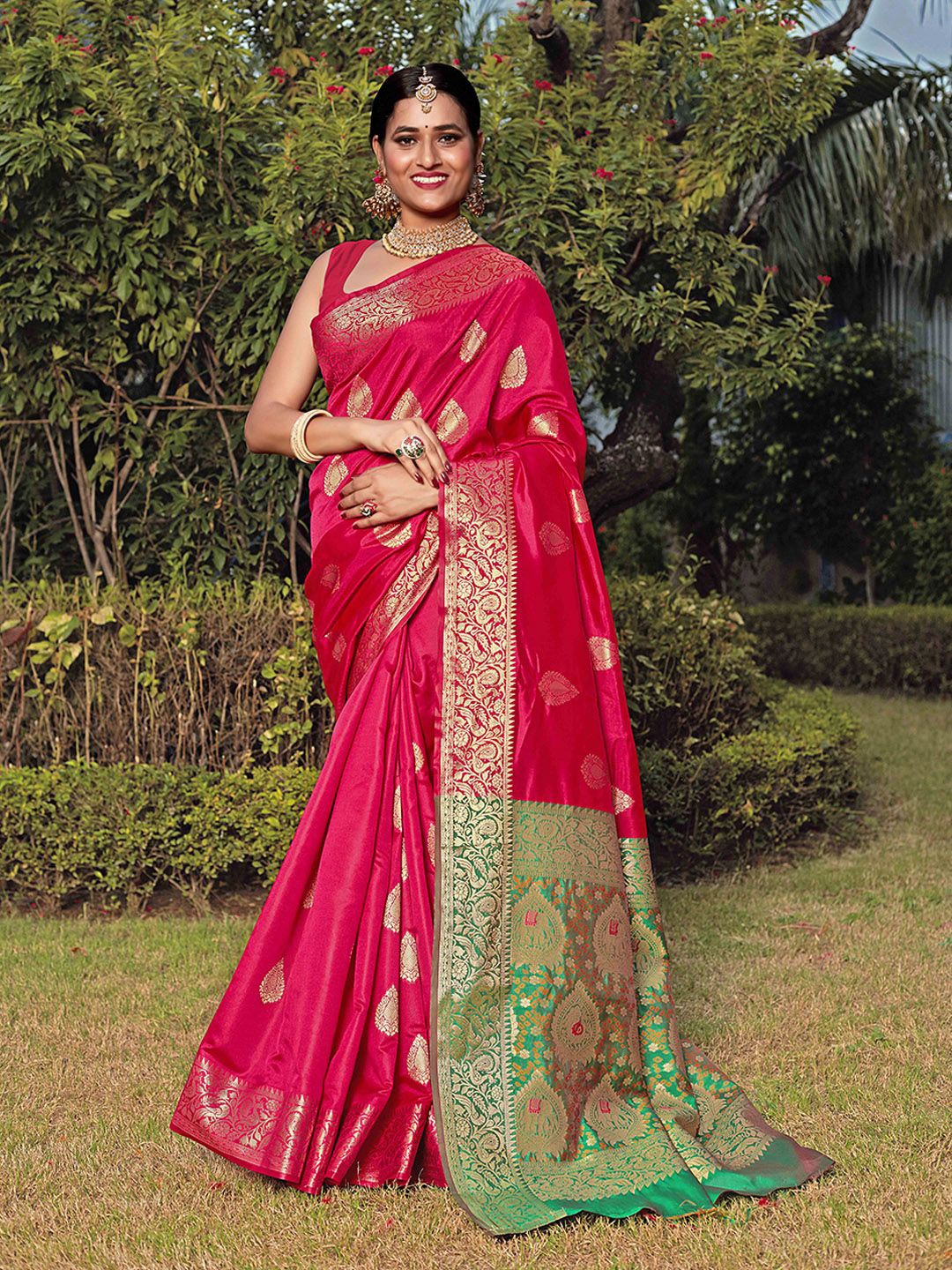 

JUST FASHION Ethnic Motifs Zari Art Silk Banarasi Saree, Pink