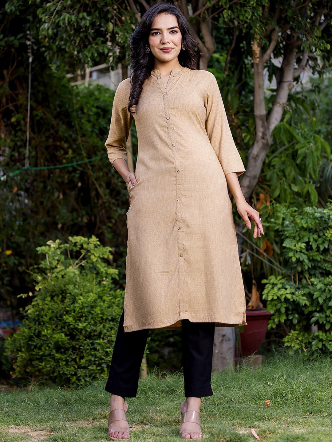 

VASVI Geometric Woven Design Mandarin Collar Cotton Straight Kurta, Mustard
