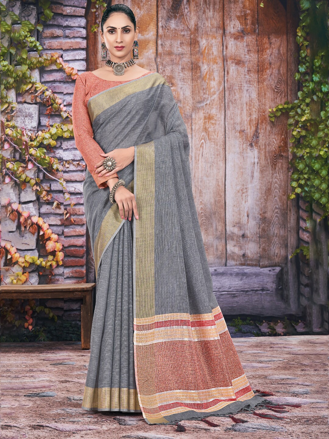 

SANGAM PRINTS Woven Design Zari Linen Blend Tussar Saree, Grey