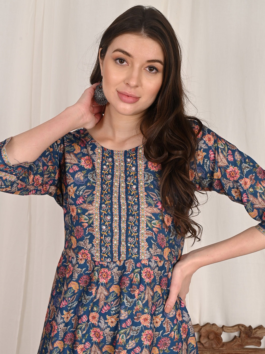 

aaivan Women Floral Printed Flared Sleeves Sequinned Kurta, Blue