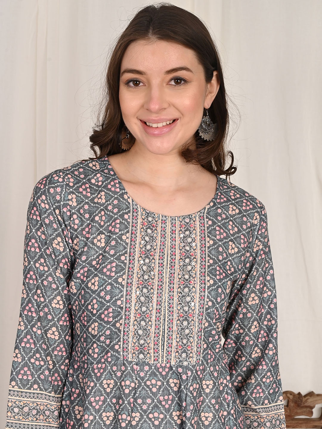 

aaivan Women Ethnic Motifs Printed Flared Sleeves Thread Work Anarkali Kurta, Grey
