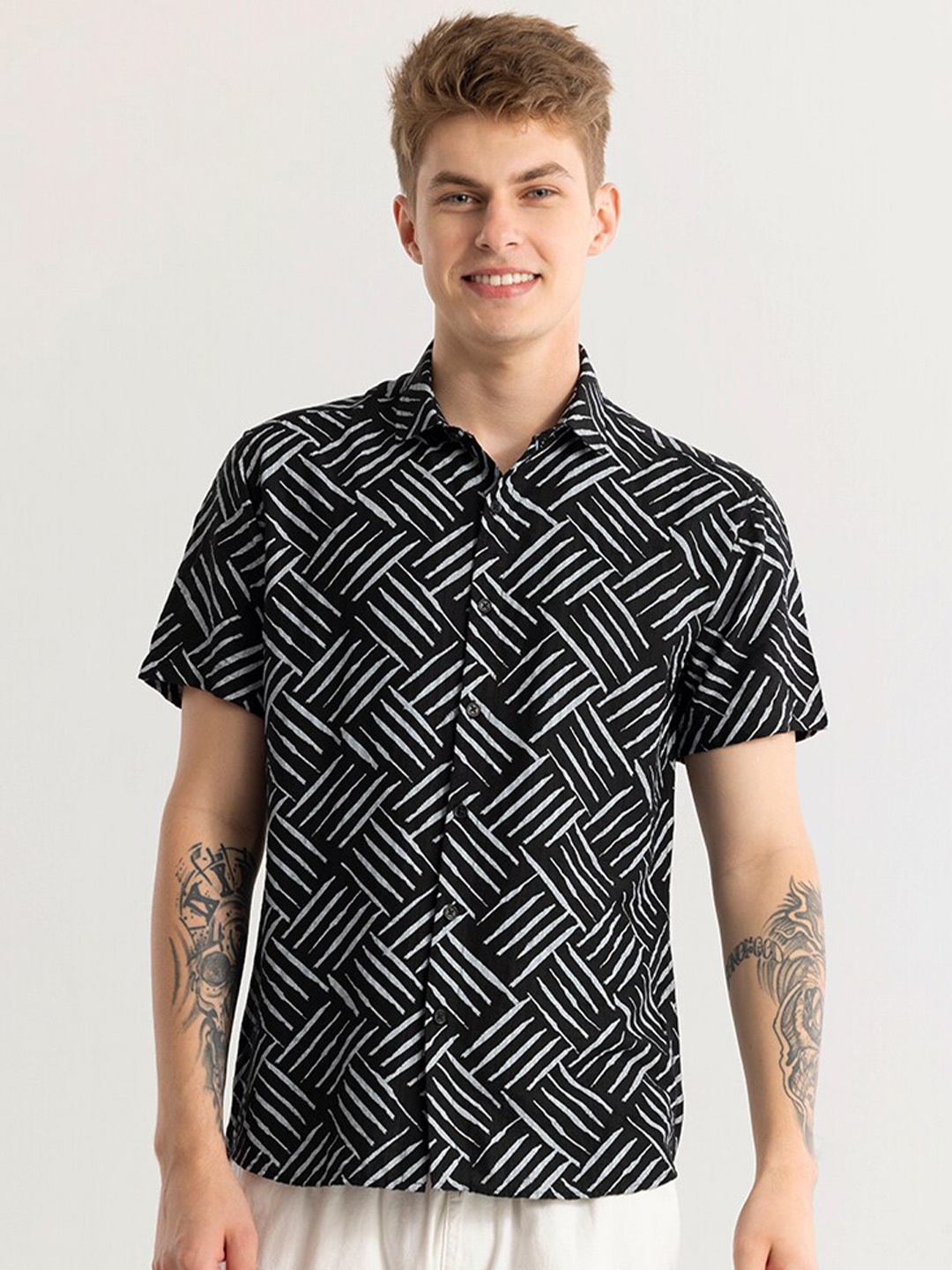 

Snitch Men Classic Slim Fit Opaque Striped Casual Shirt, Black
