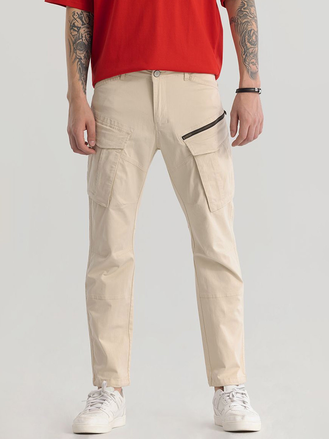 

Snitch Men Relaxed Loose Fit Cargos Trousers, Beige