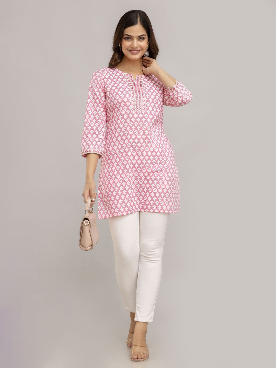 

FASHION DEPTH Floral Printed Thread Work Thread Work Kurti, Pink