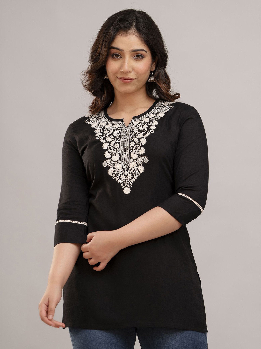 

FASHION DEPTH Floral Embroidered Thread Work Thread Work Kurti, Black