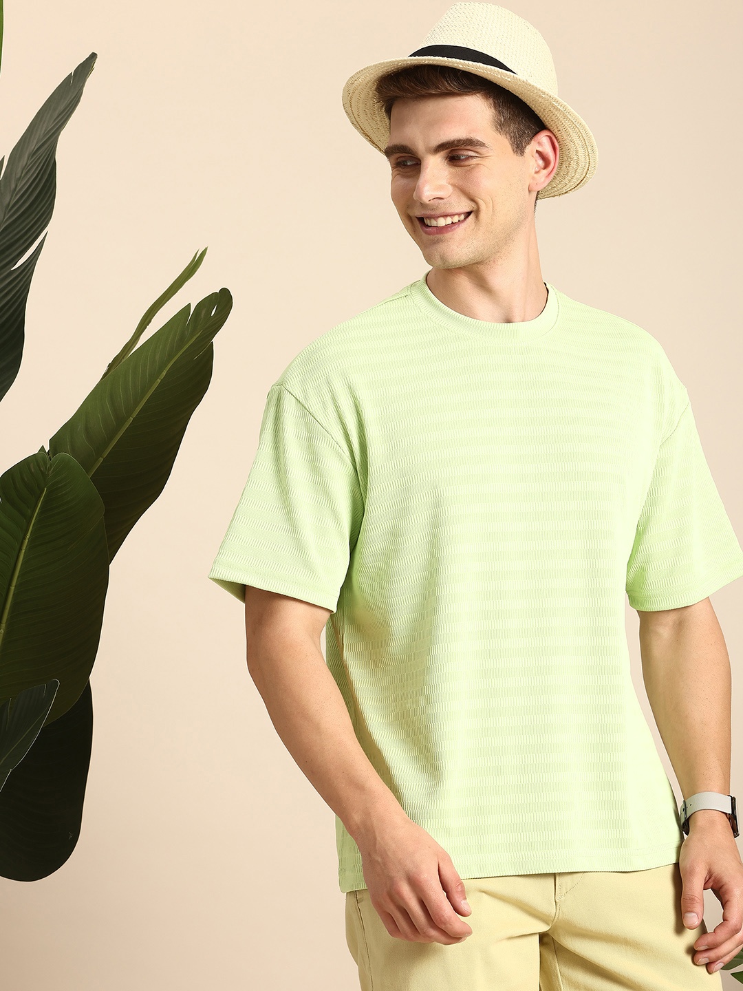 

Mast & Harbour Men Self Design Drop-Shoulder Sleeves Relaxed Fit Anti Odour T-shirt, Lime green
