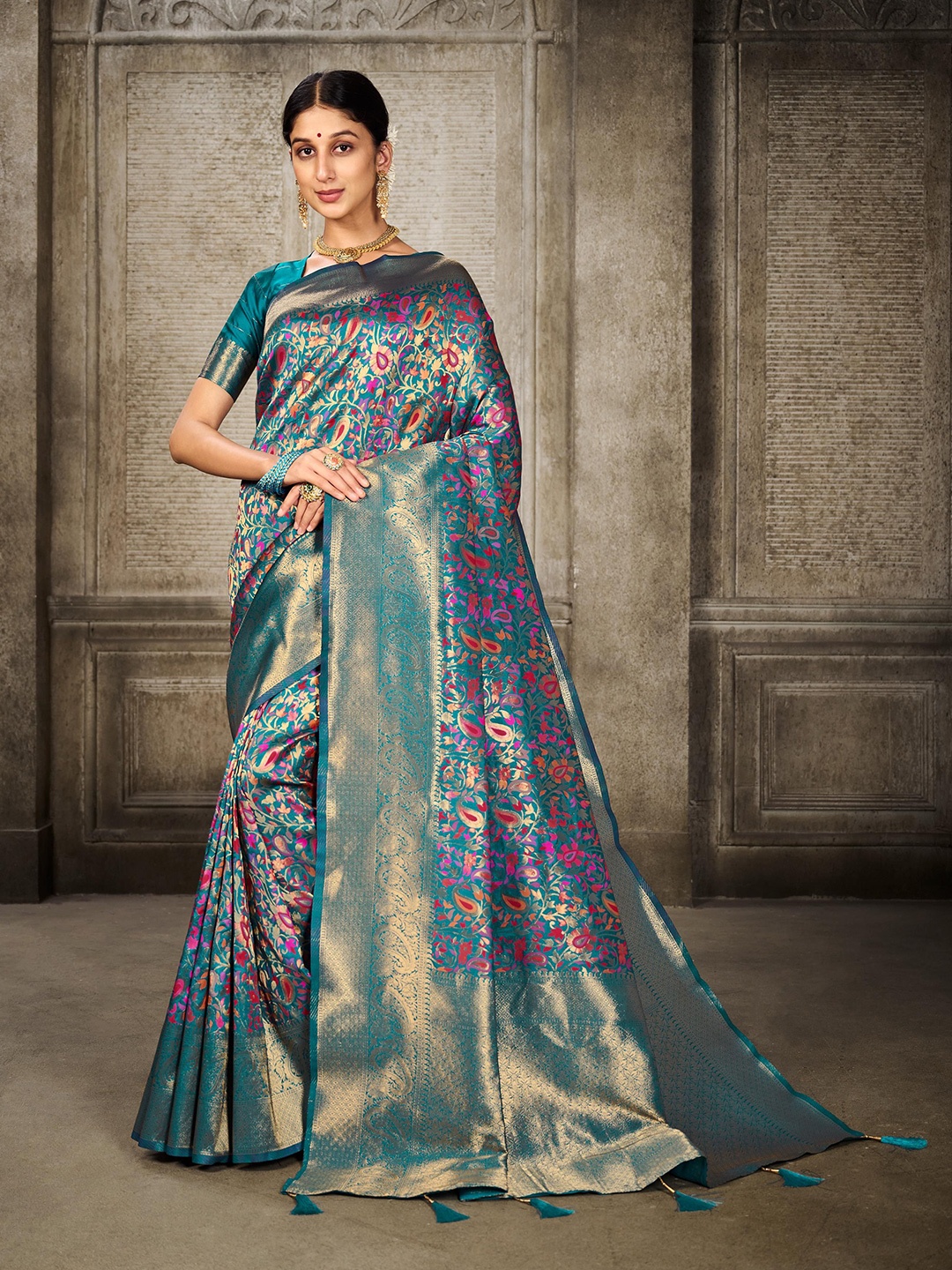 

ALAGINI Bandhani Silk Blend Banarasi Saree, Turquoise blue