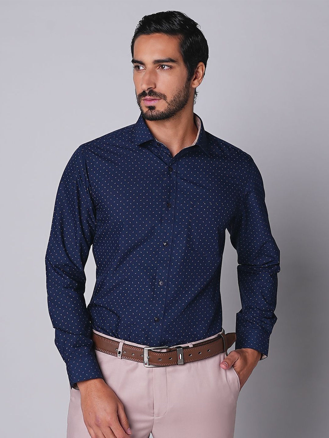 

Oxemberg Men Slim Fit Opaque Printed Formal Shirt, Navy blue