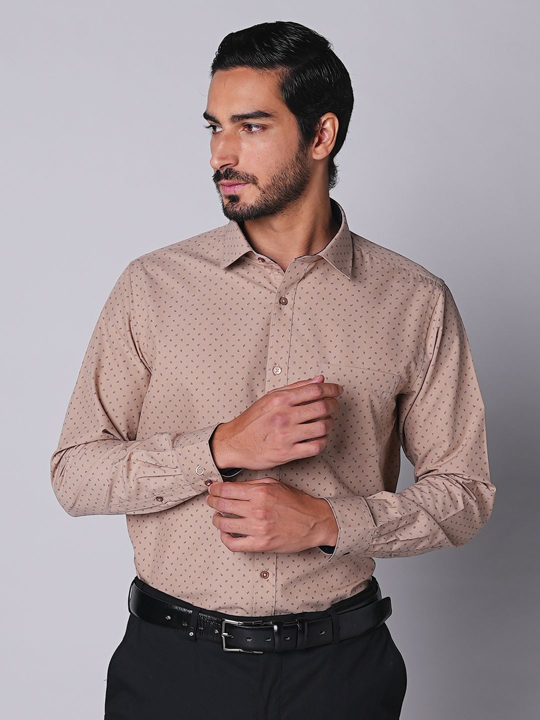 

Oxemberg Men Slim Fit Opaque Printed Formal Shirt, Beige