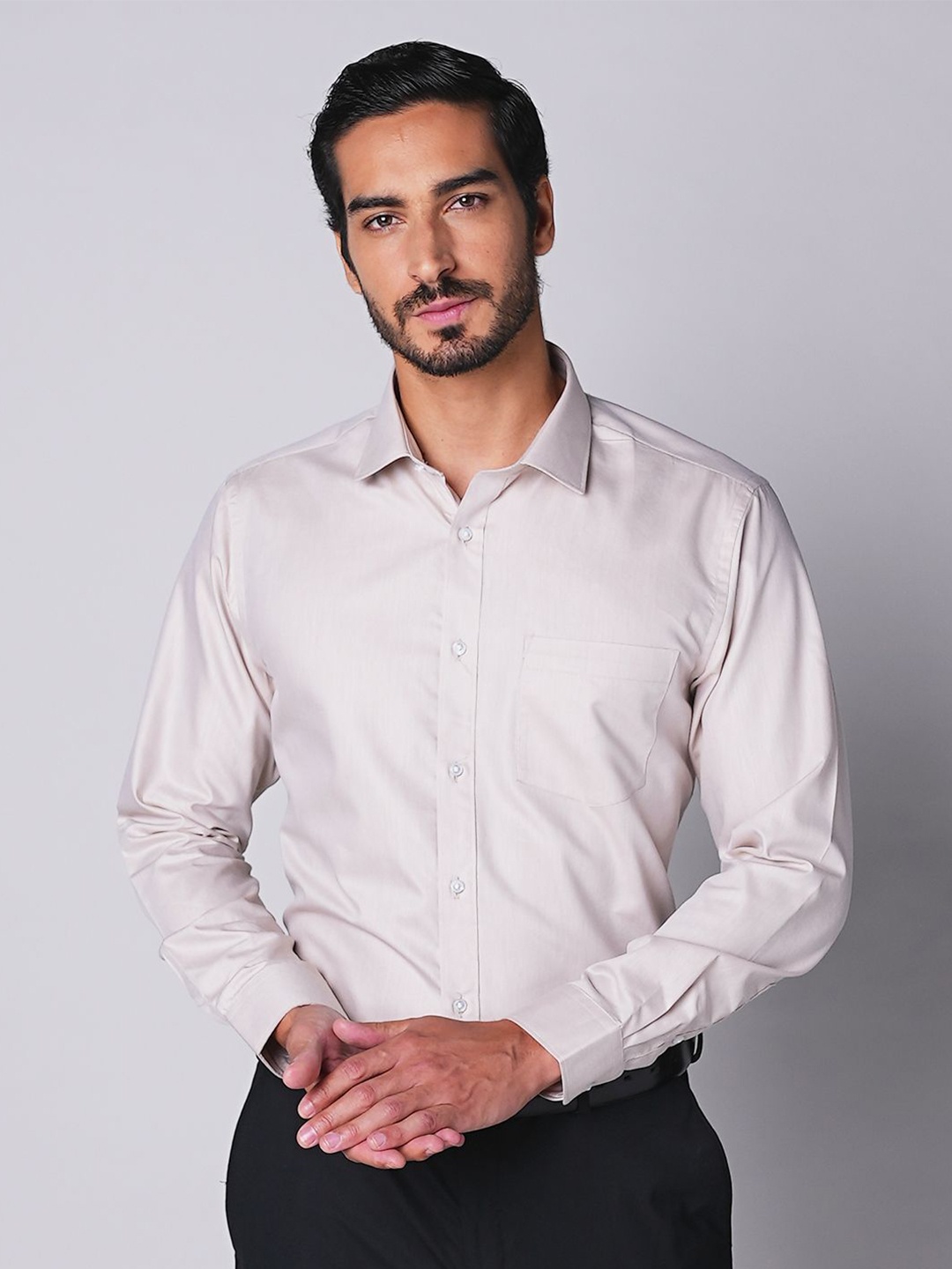 

Oxemberg Men Slim Fit Opaque Striped Formal Shirt, Beige