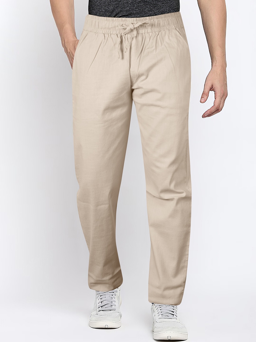 

Jb Just BLACK Men Relaxed Loose Fit Trousers, Cream