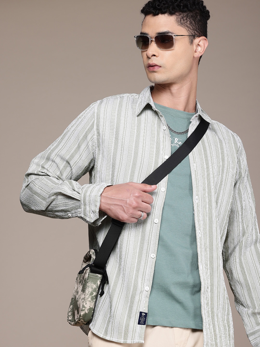 

The Roadster Life Co. Vertical Stripes Roll-Up Sleeves Casual Shirt, White