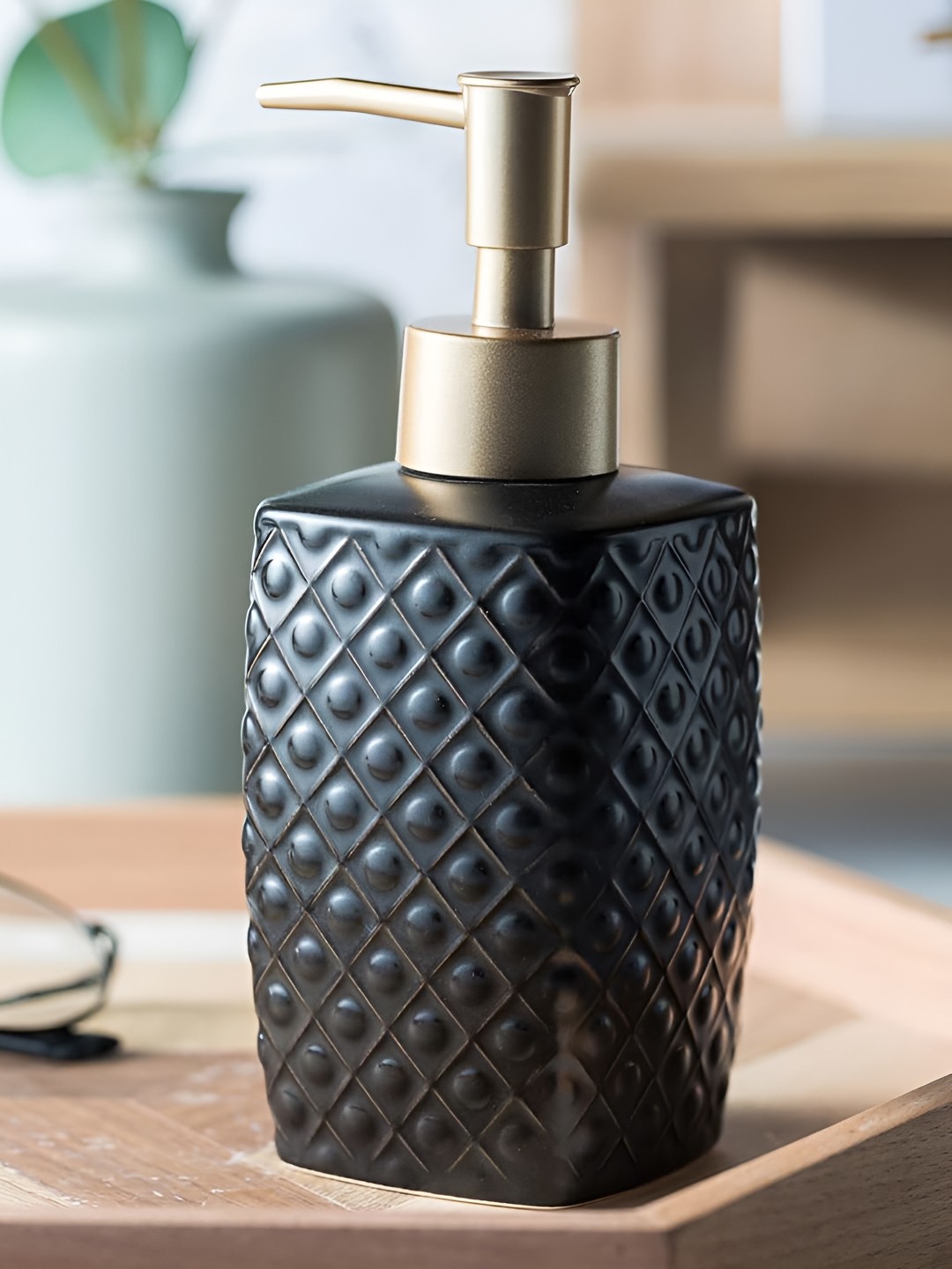 

Kuber Industries Black & Gold-Toned Textured Ceramic Soap Dispenser