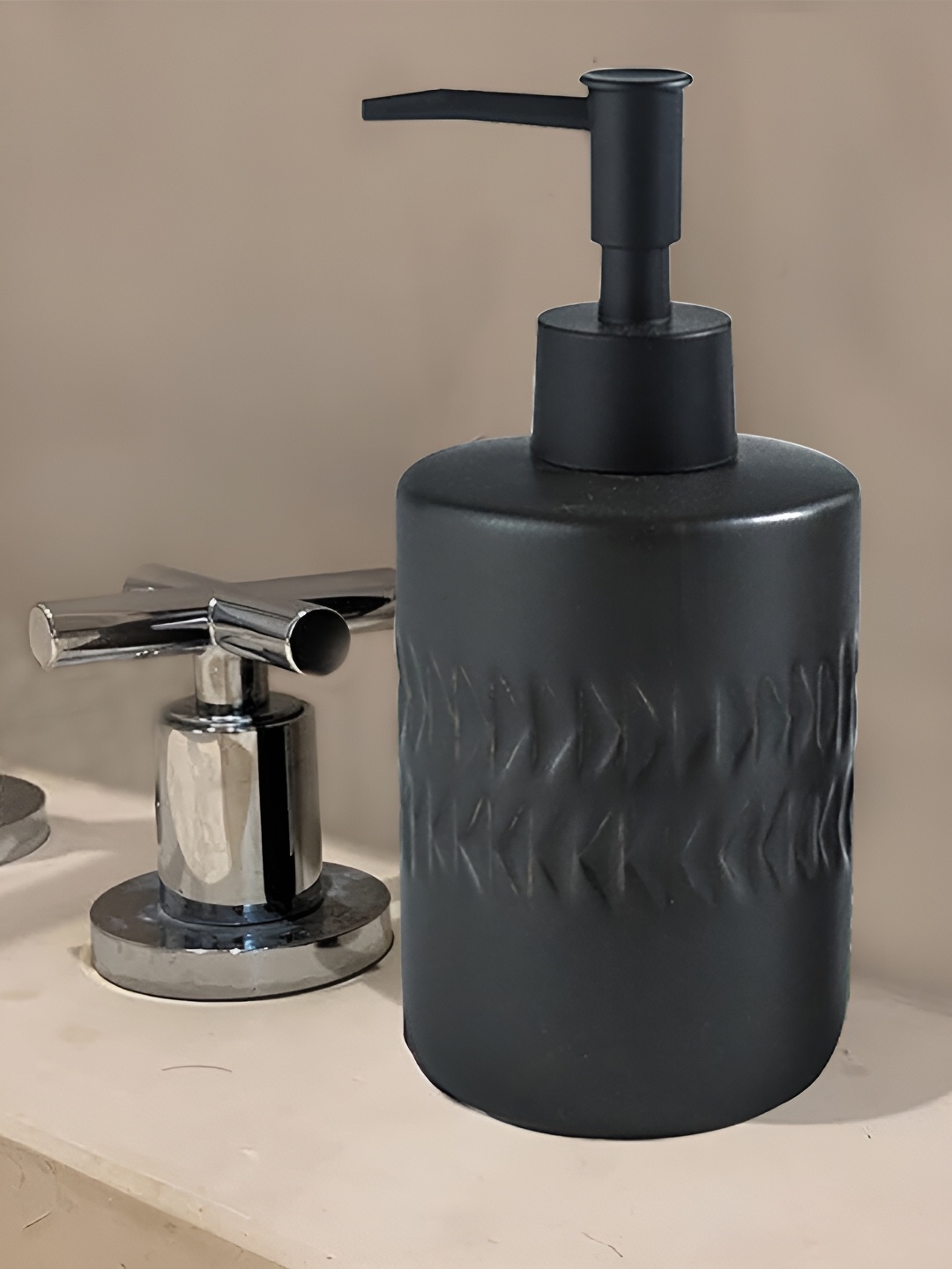 

Kuber Industries Black Textured Ceramic Soap Dispenser