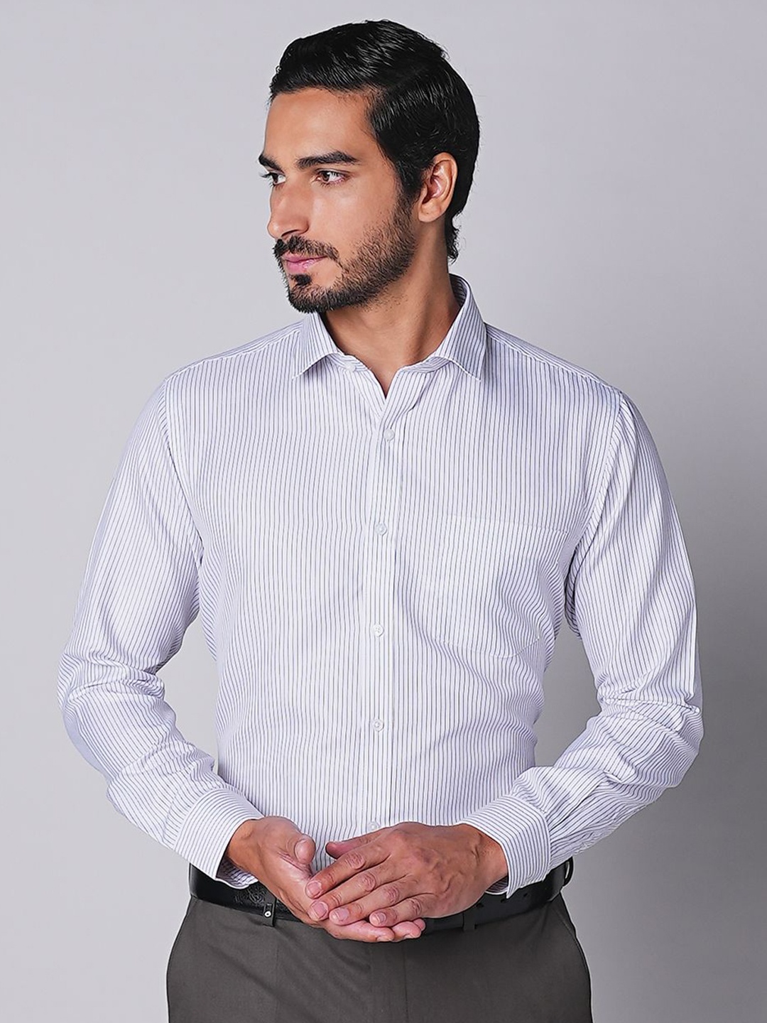 

Oxemberg Men Slim Fit Opaque Striped Formal Shirt, White