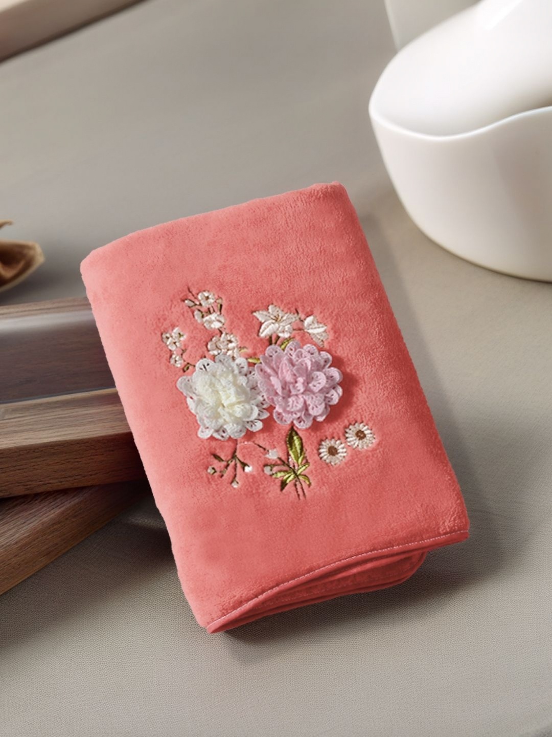 

FABINALIV Peach-Coloured & White 1 Cotton 400 GSM Bath Towel