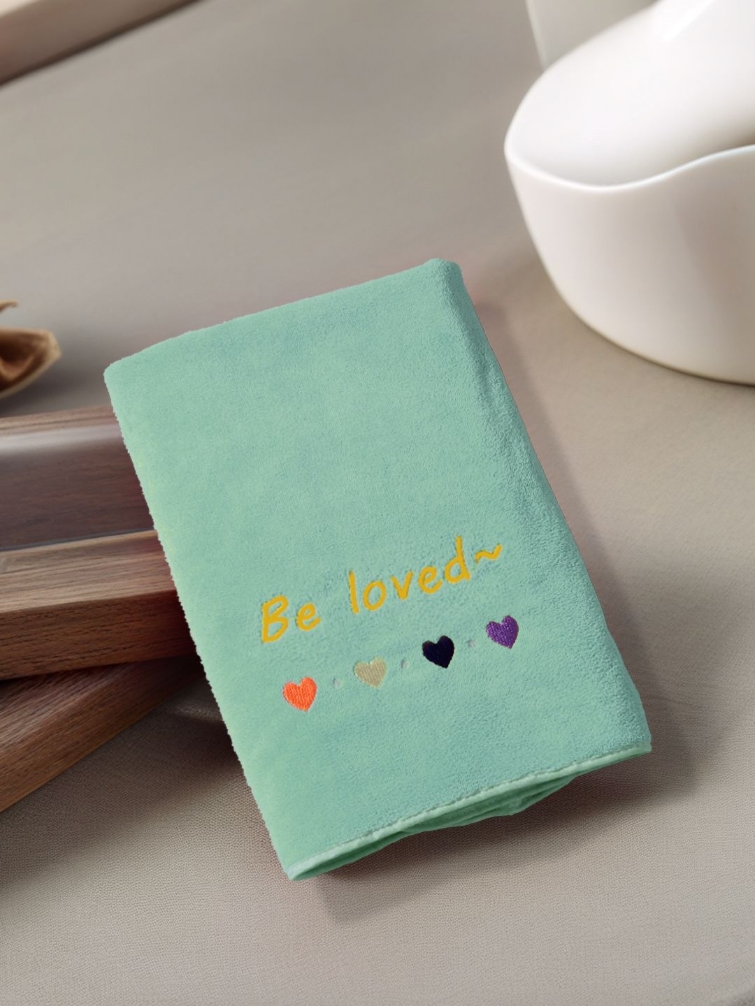 

FABINALIV Green 1 Printed Cotton 400 GSM Bath Towel