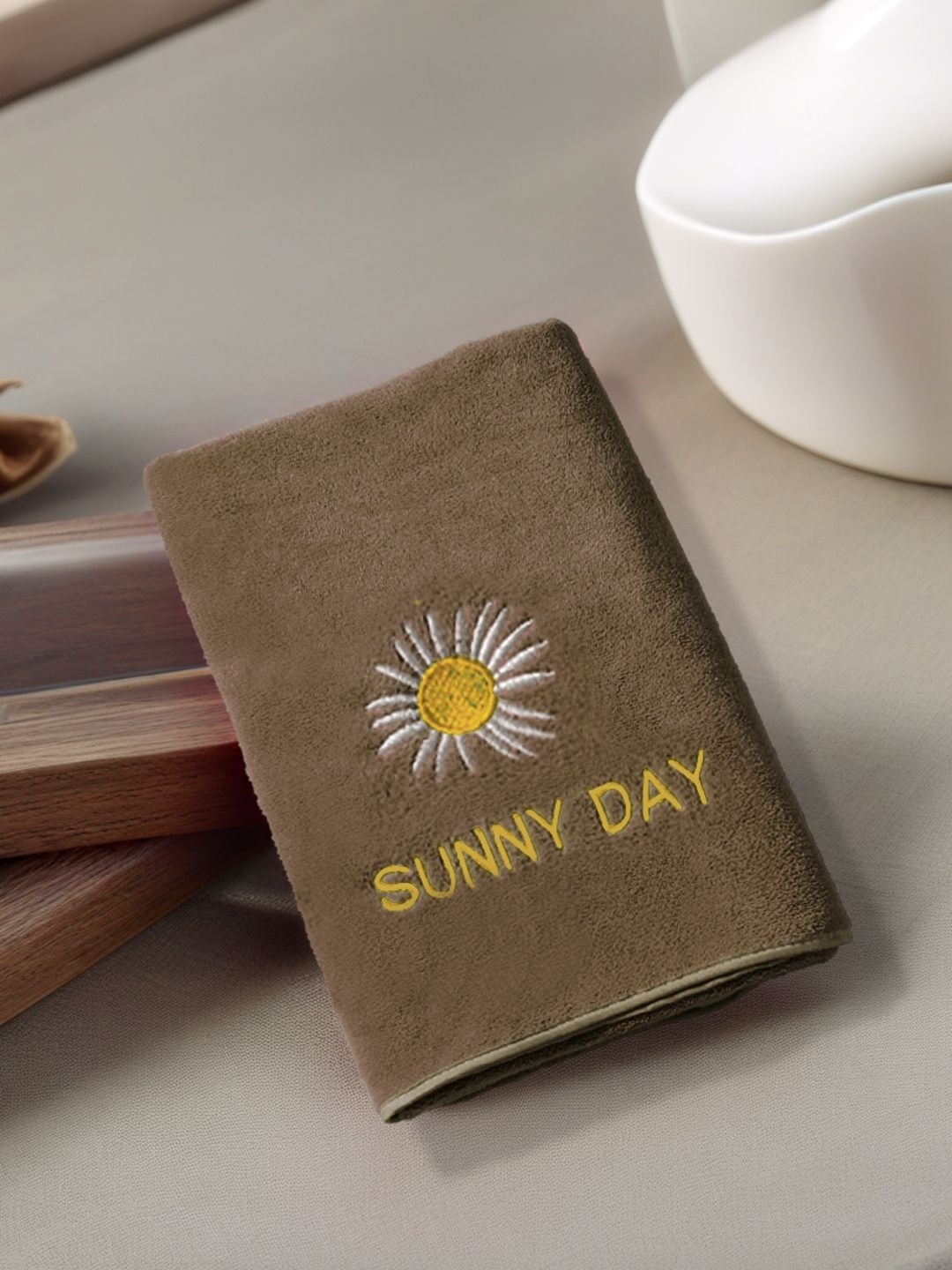 

FABINALIV Brown & Yellow 1 Cotton 400 GSM Bath Towel