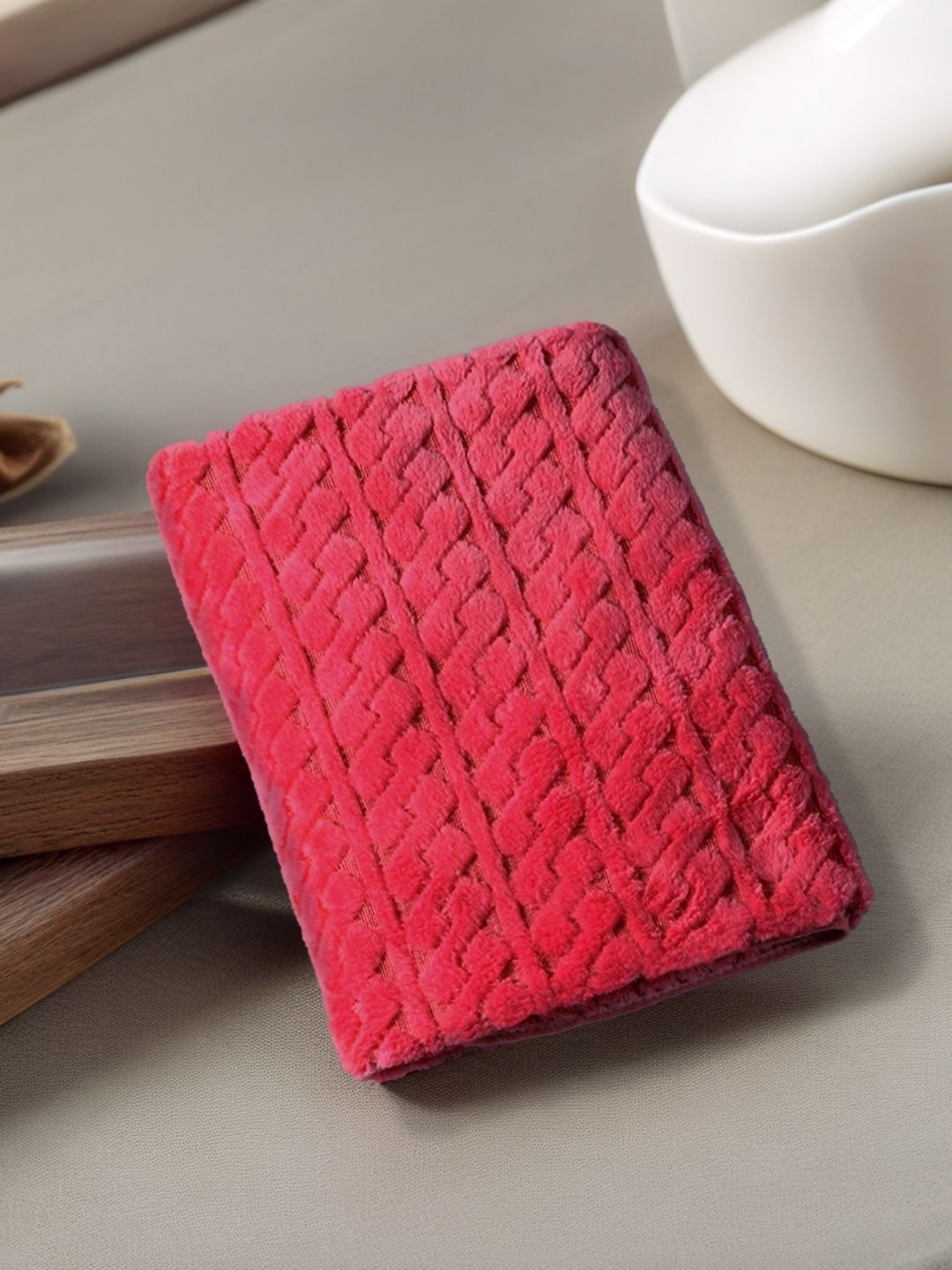 

FABINALIV Red 1 Cotton 400 GSM Bath Towel