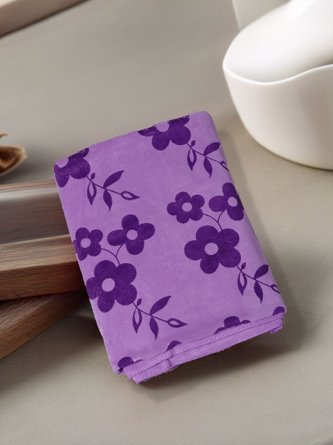 

FABINALIV Purple 1 Printed Cotton 400 GSM Bath Towel
