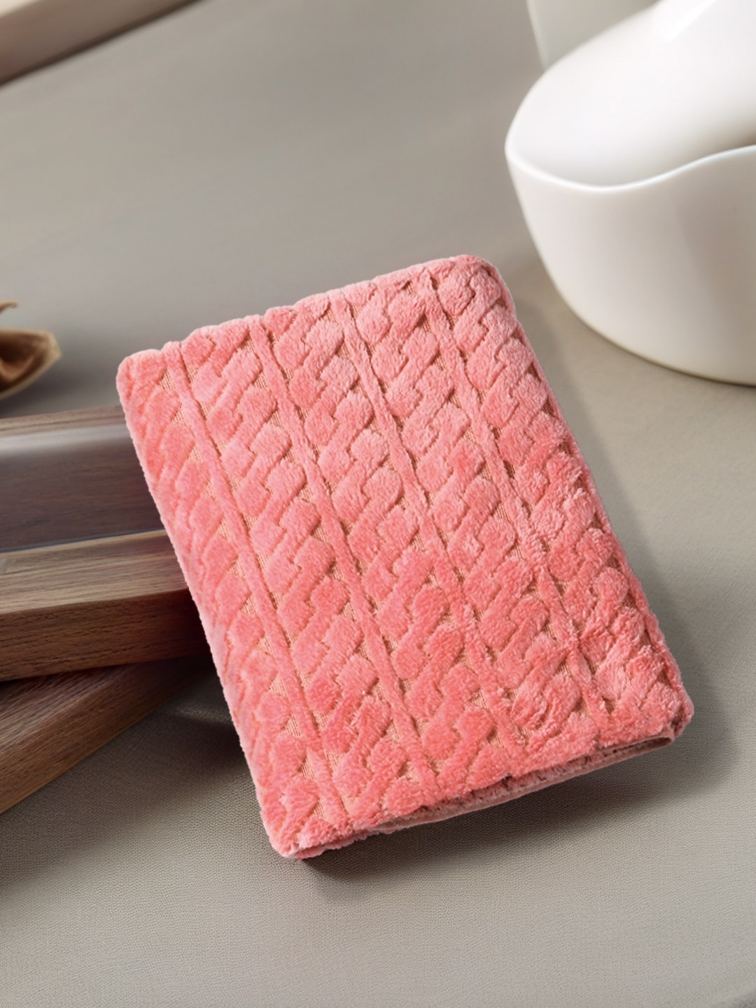 

FABINALIV Peach-Coloured 1 Printed Cotton 400 GSM Bath Towel