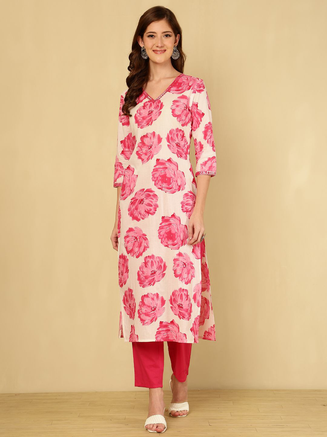 

FASHION DEPTH Women Ethnic Motifs Printed Mirror Work Kurta, Pink