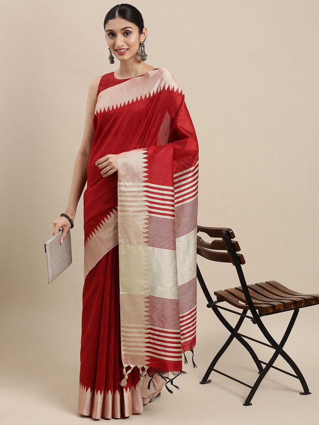 

Panzora Silk Blend Designer Saree, Red