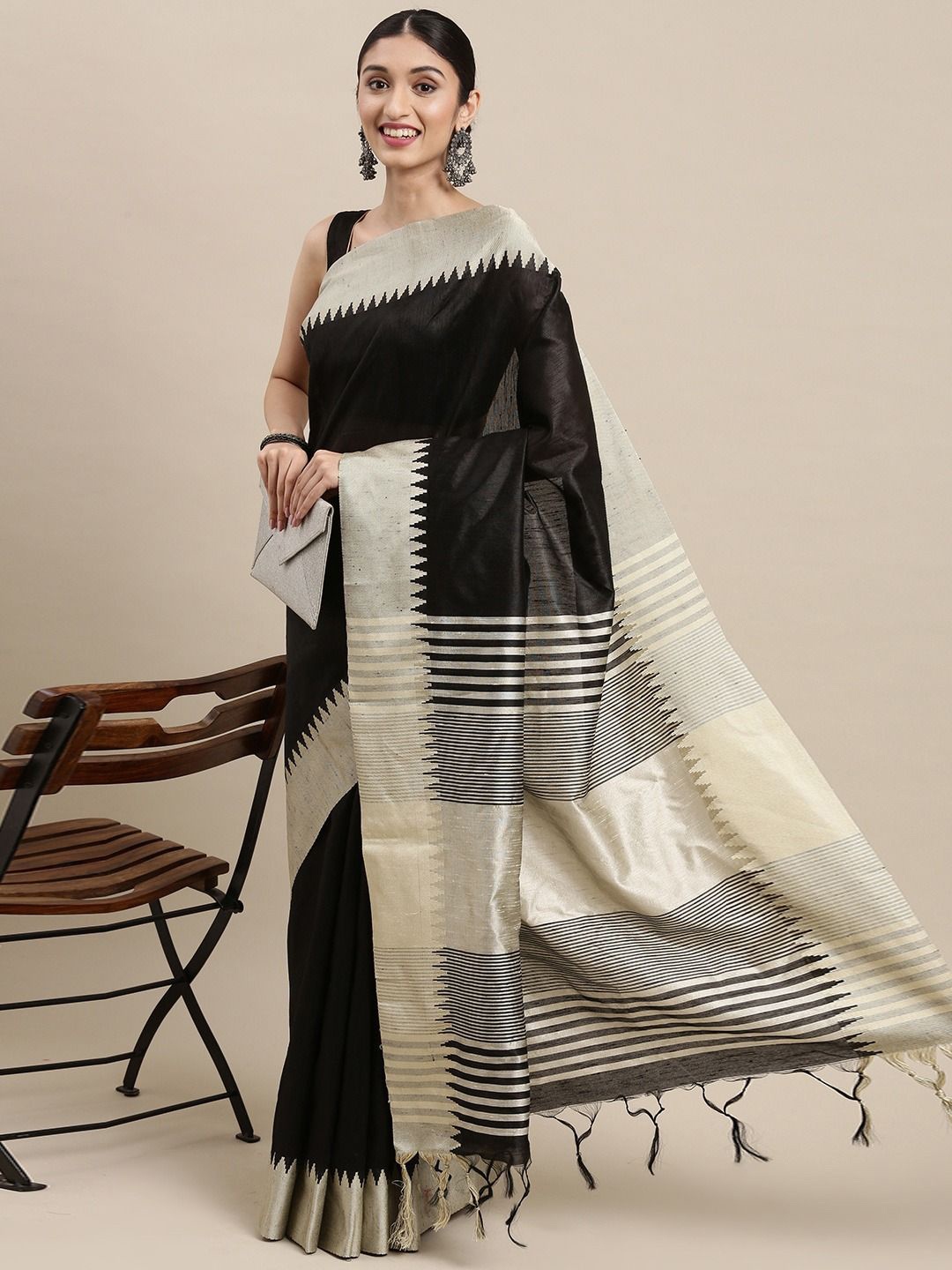 

Panzora Silk Blend Saree, Black