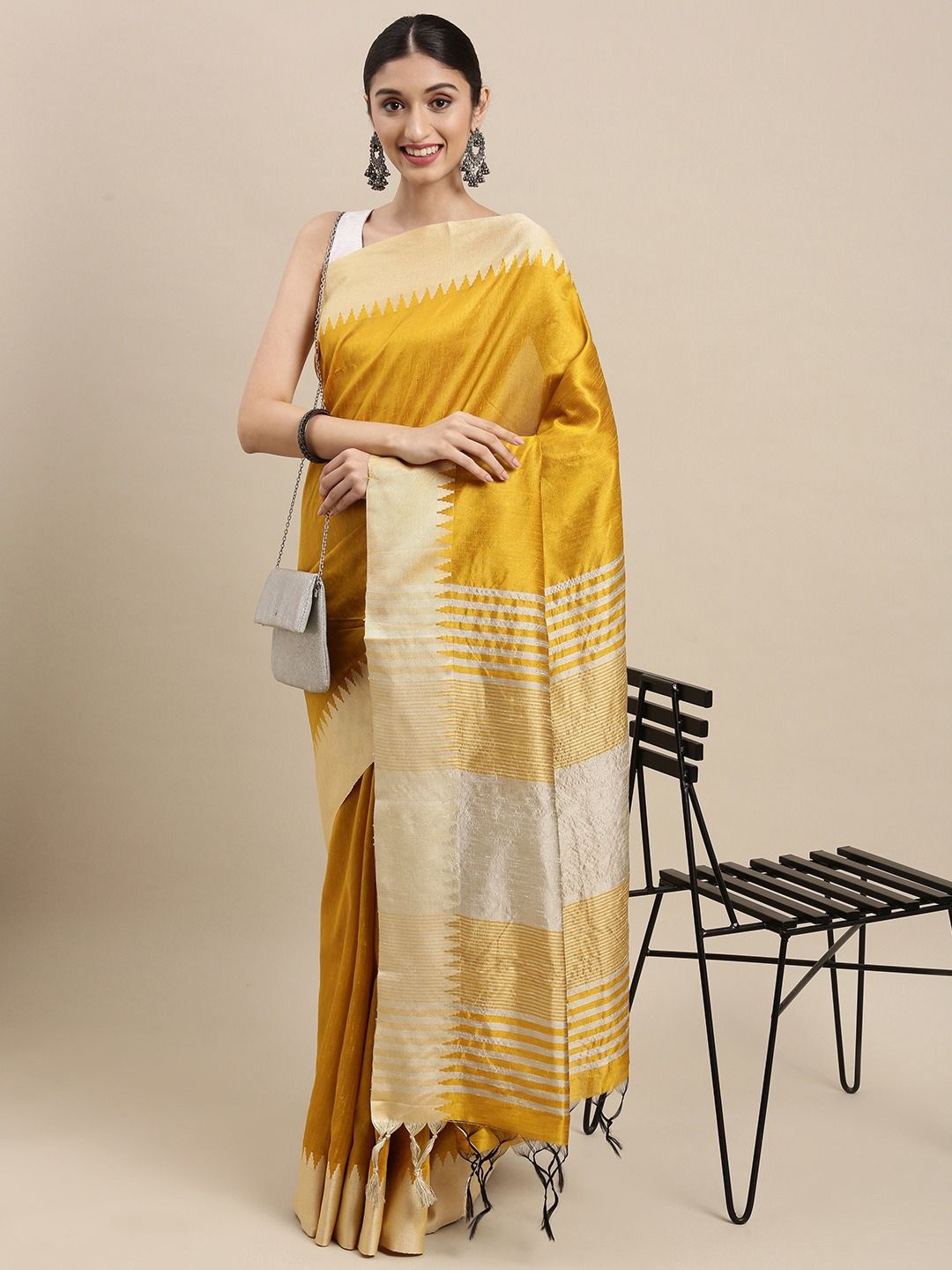 

Panzora Silk Blend Saree, Yellow
