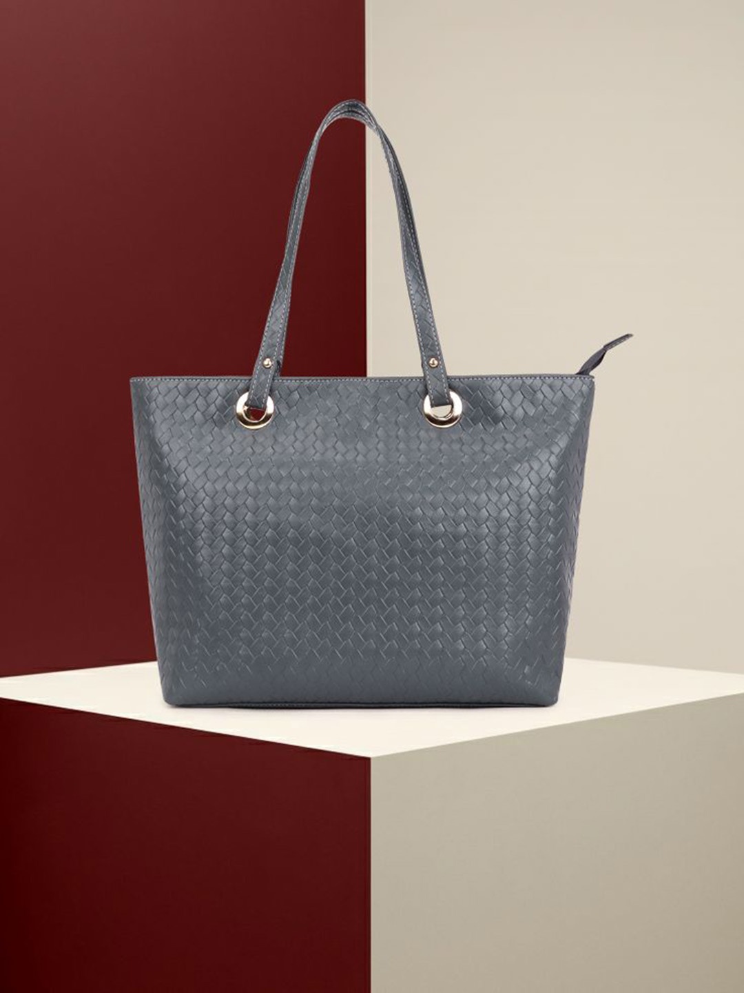 

OsaiZ Colourblocked PU Oversized Structured Shoulder Bag with Quilted, Grey