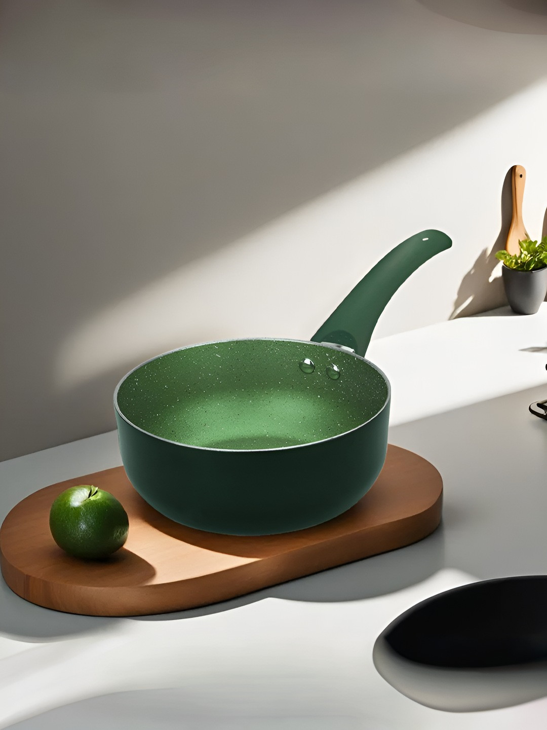 

The Better Home Green Non Stick Aluminum Sauce Pan 1 L