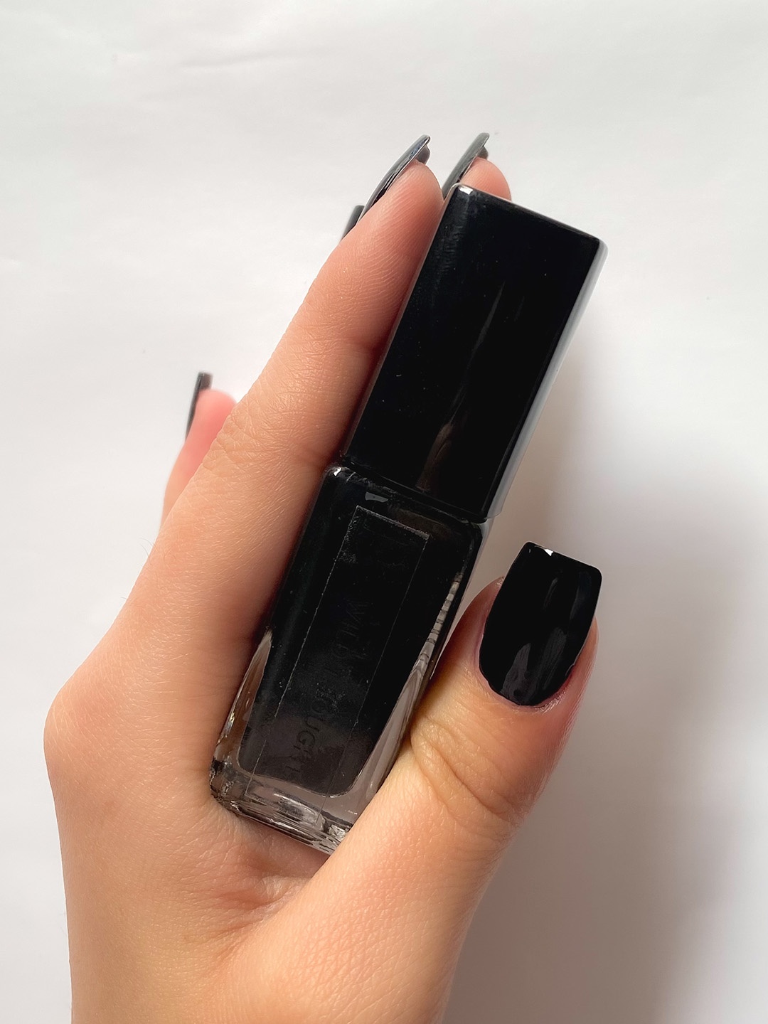 

ELLEMENT CO. Vegan Nail Lacquer - 10ml - Wild Thoughts EC180, Transparent