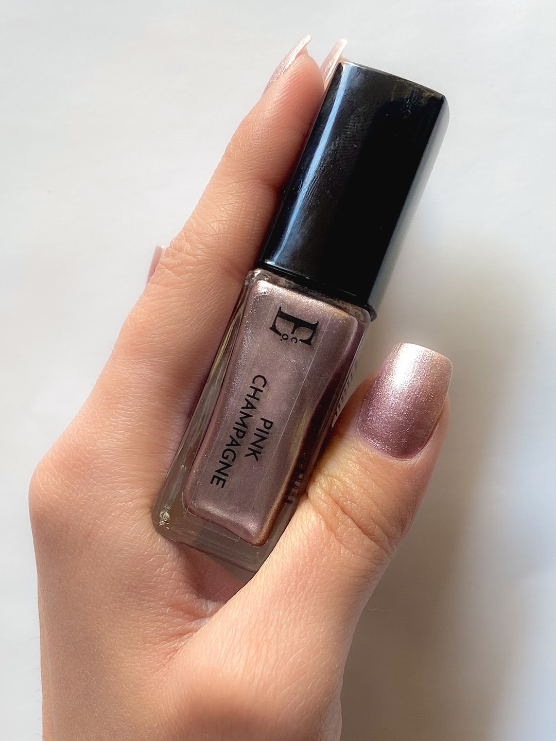 

ELLEMENT CO. Vegan Nail Lacquer 10 ml - Pink Champagne EC-160