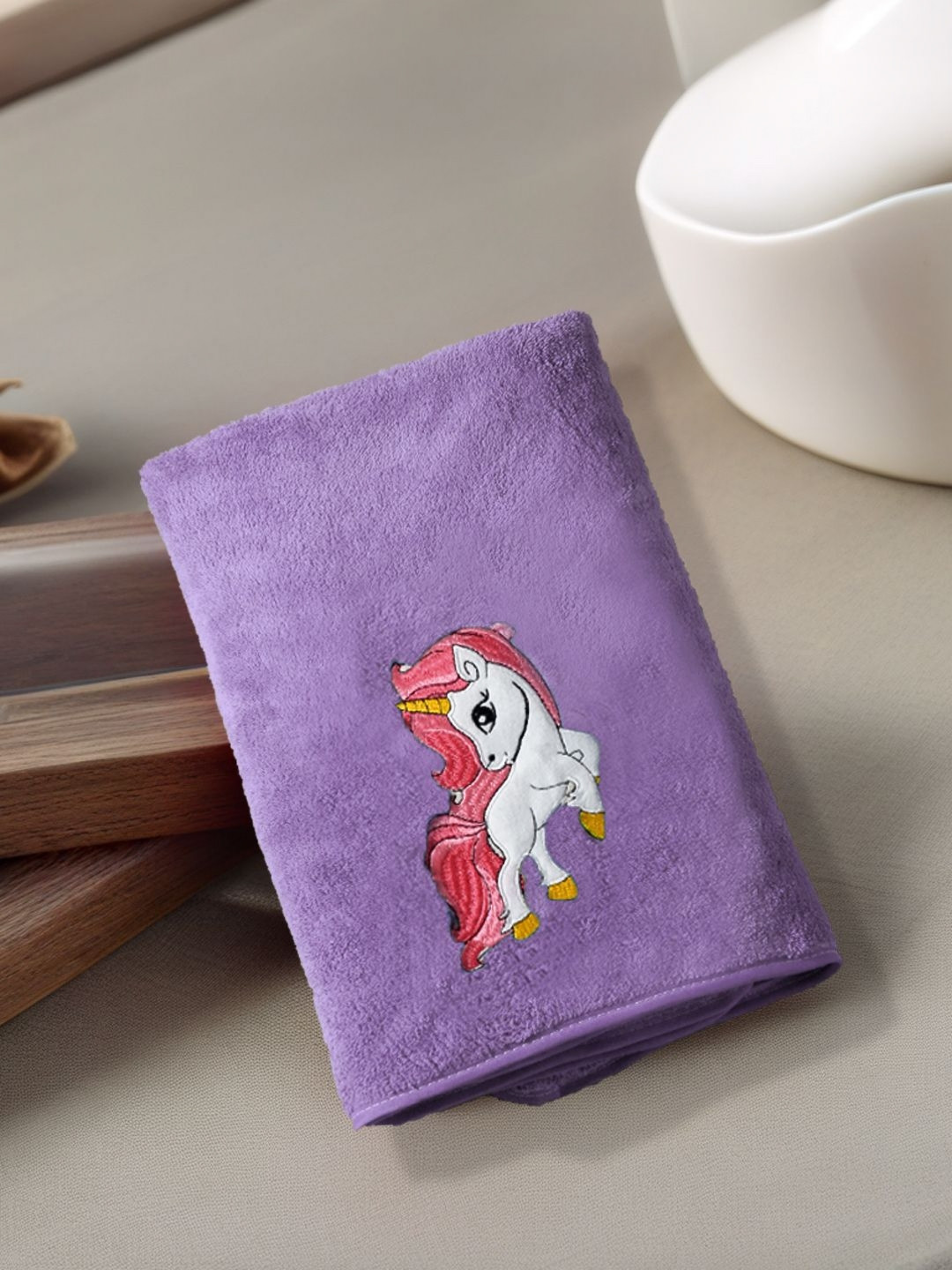 

FABINALIV Purple & White Cartoon Design Pure Cotton 400 GSM Bath Towel