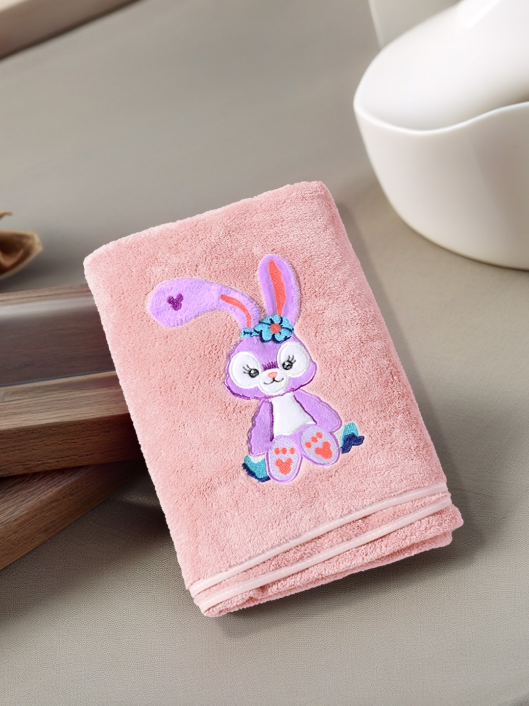 

FABINALIV Pink & Violet Cartoon Design Pure Cotton 400 GSM Bath Towel