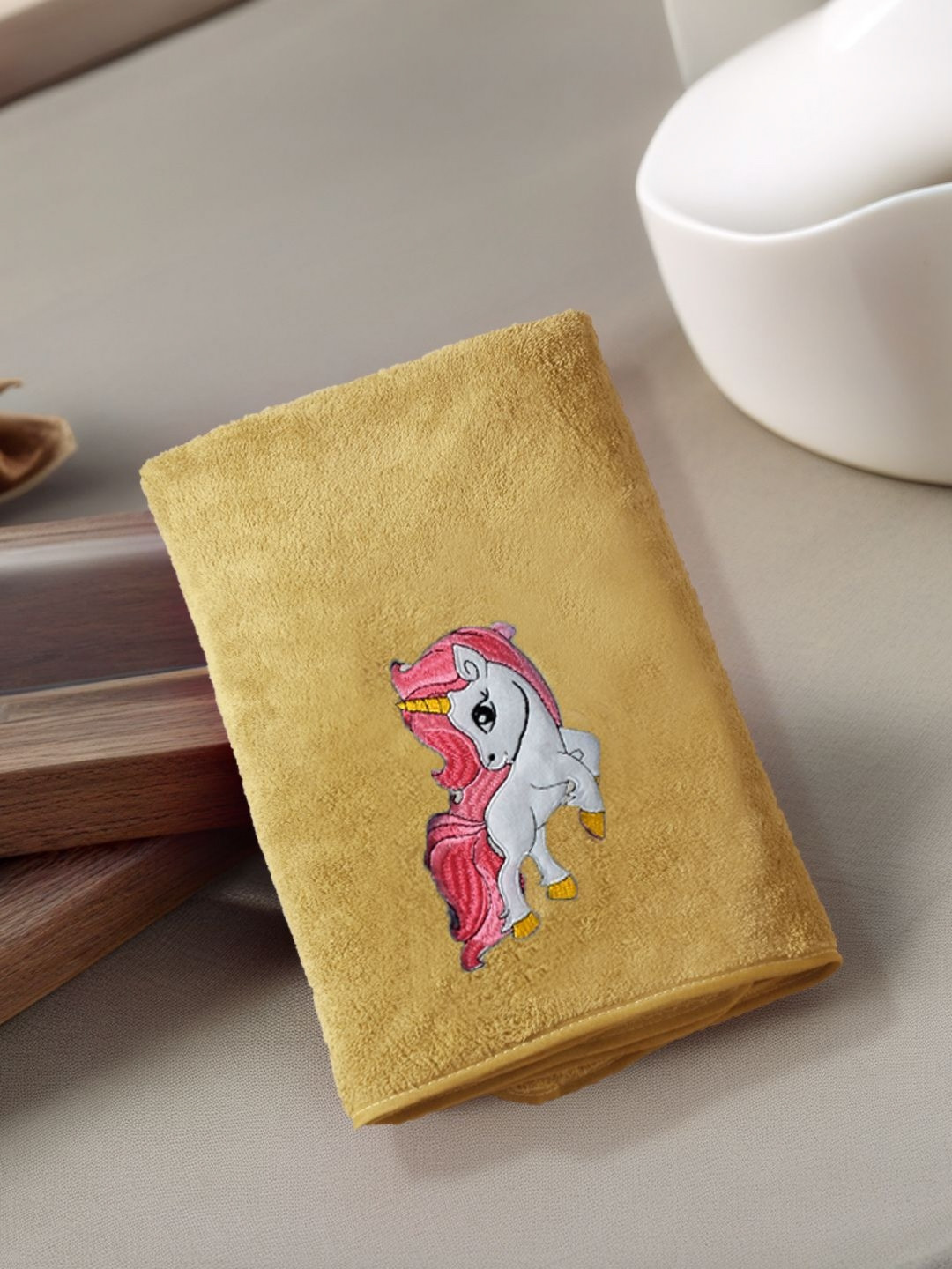 

FABINALIV Yellow & Red Cartoon Design Pure Cotton 400 GSM Bath Towel