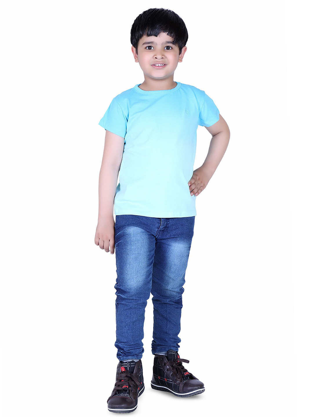 

Yellow Apple Boys Floral Pockets T-shirt, Turquoise blue