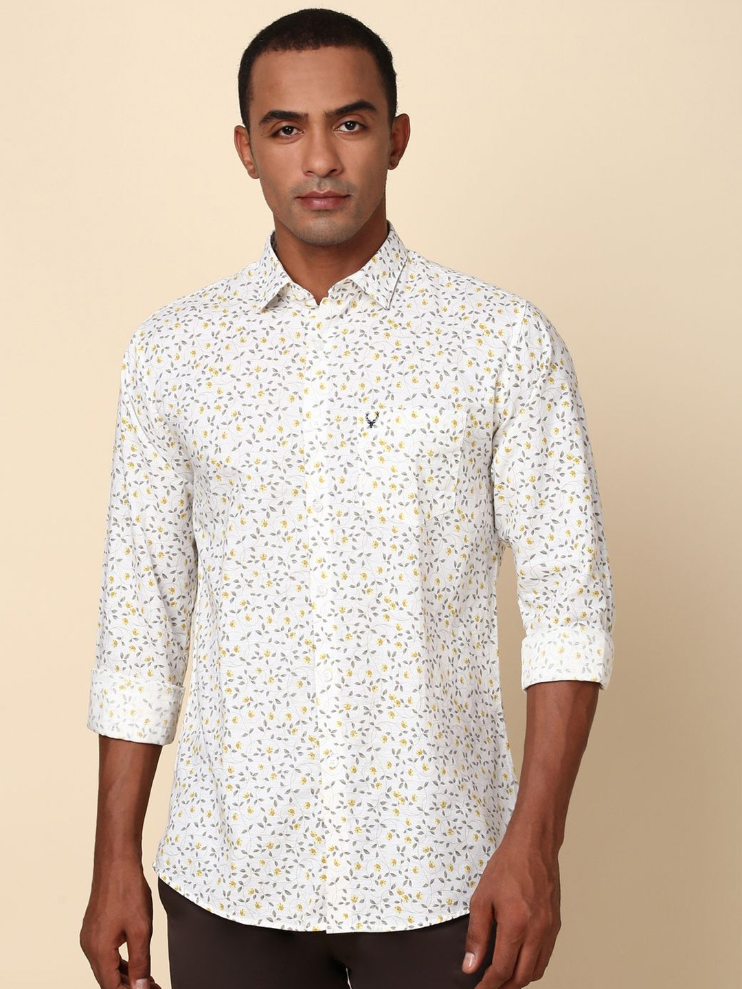 

Allen Solly Men Slim Fit Floral Opaque Printed Casual Shirt, White