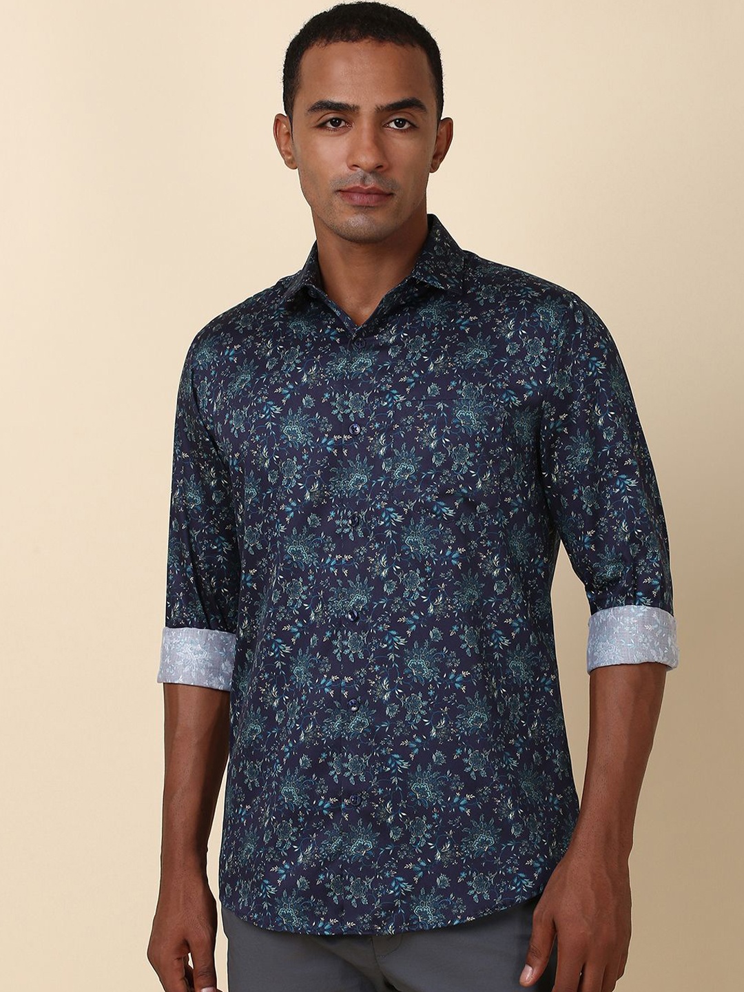 

Allen Solly Men Slim Fit Floral Opaque Printed Casual Shirt, Navy blue