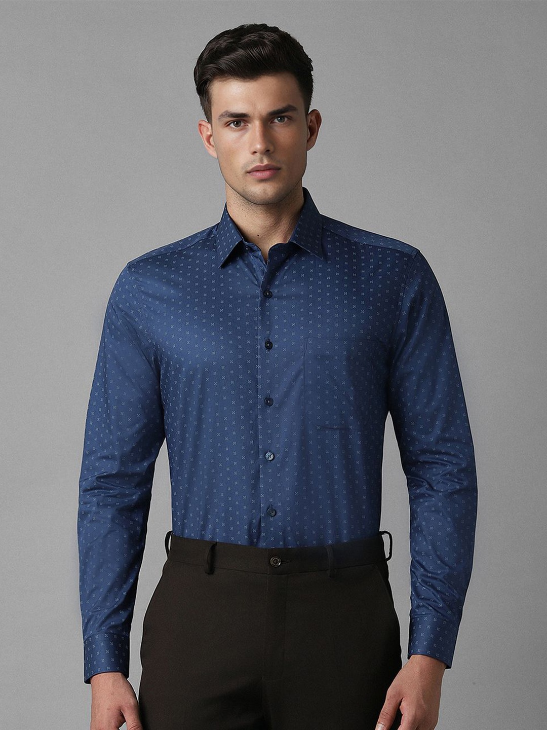 

Louis Philippe Men Slim Fit Printed Pure Cotton Formal Shirt, Navy blue